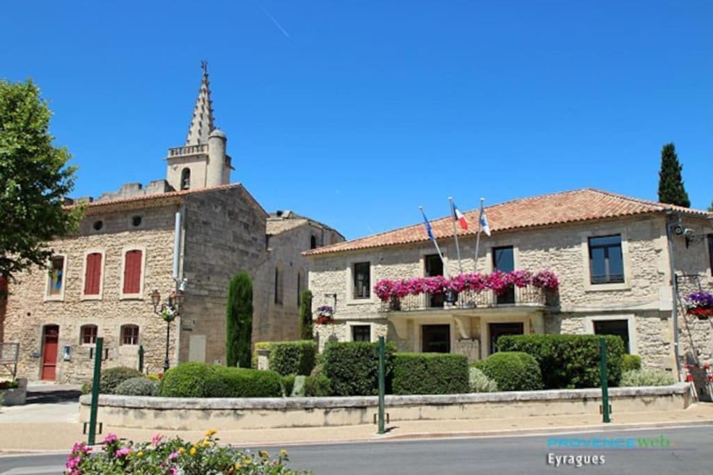 Eyragues Charmant Appartement 3 Chambres Et Terrasse מראה חיצוני תמונה