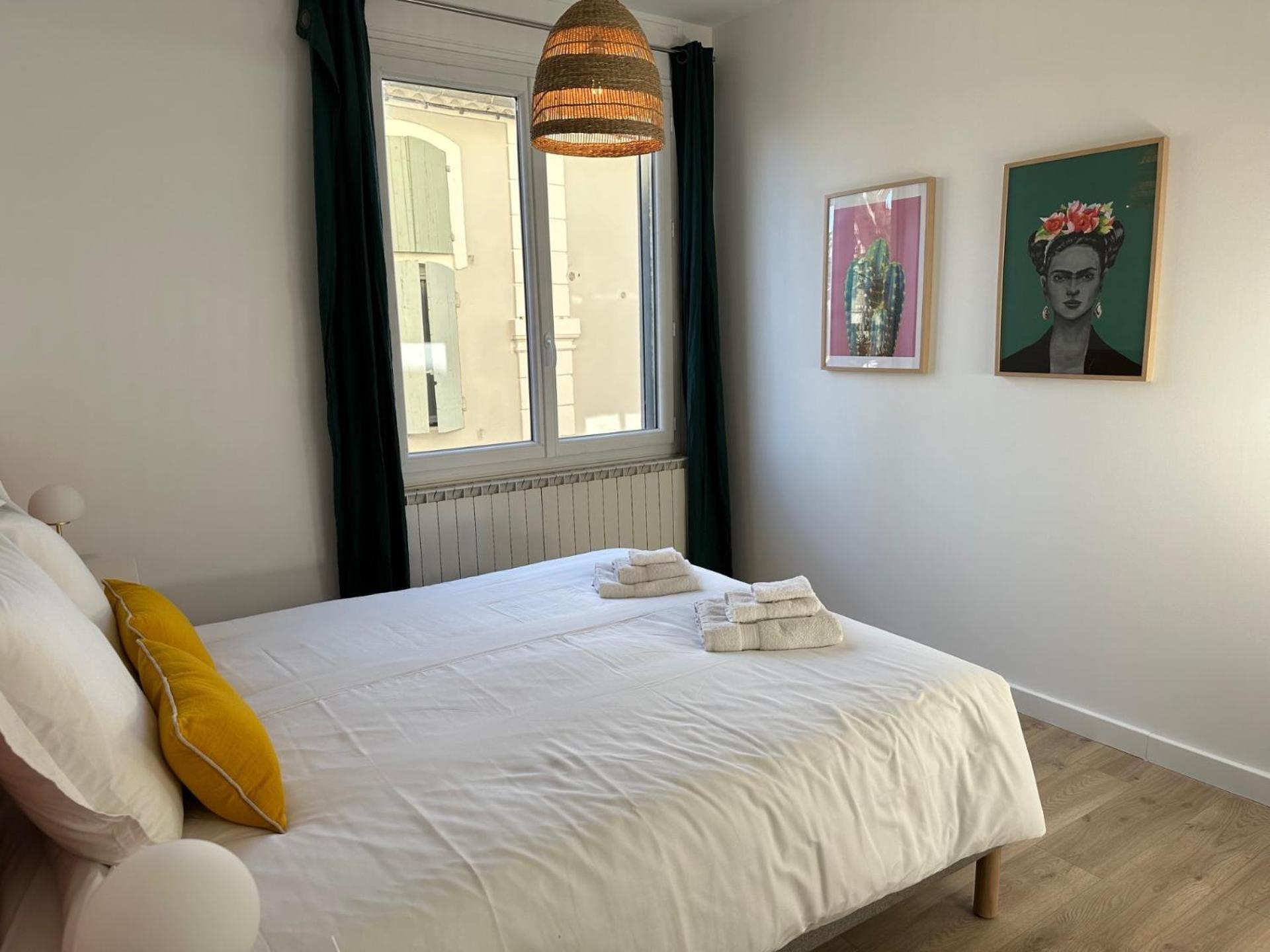 Eyragues Charmant Appartement 3 Chambres Et Terrasse מראה חיצוני תמונה